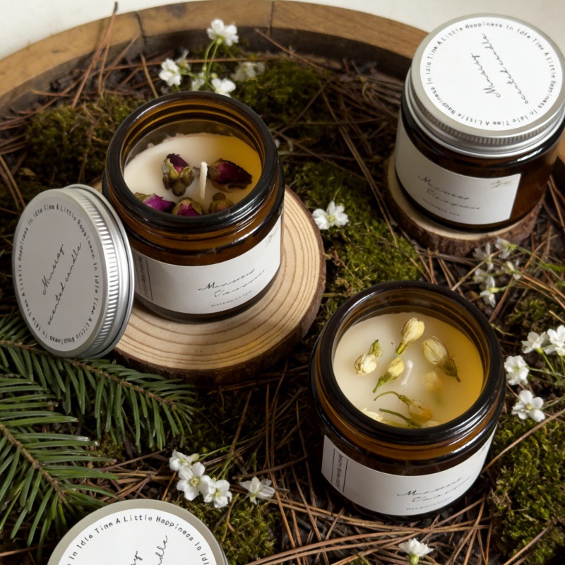 Soy Candle Fragrance Oil - شمعة معطرة بالورد والياسمين مع زهور
